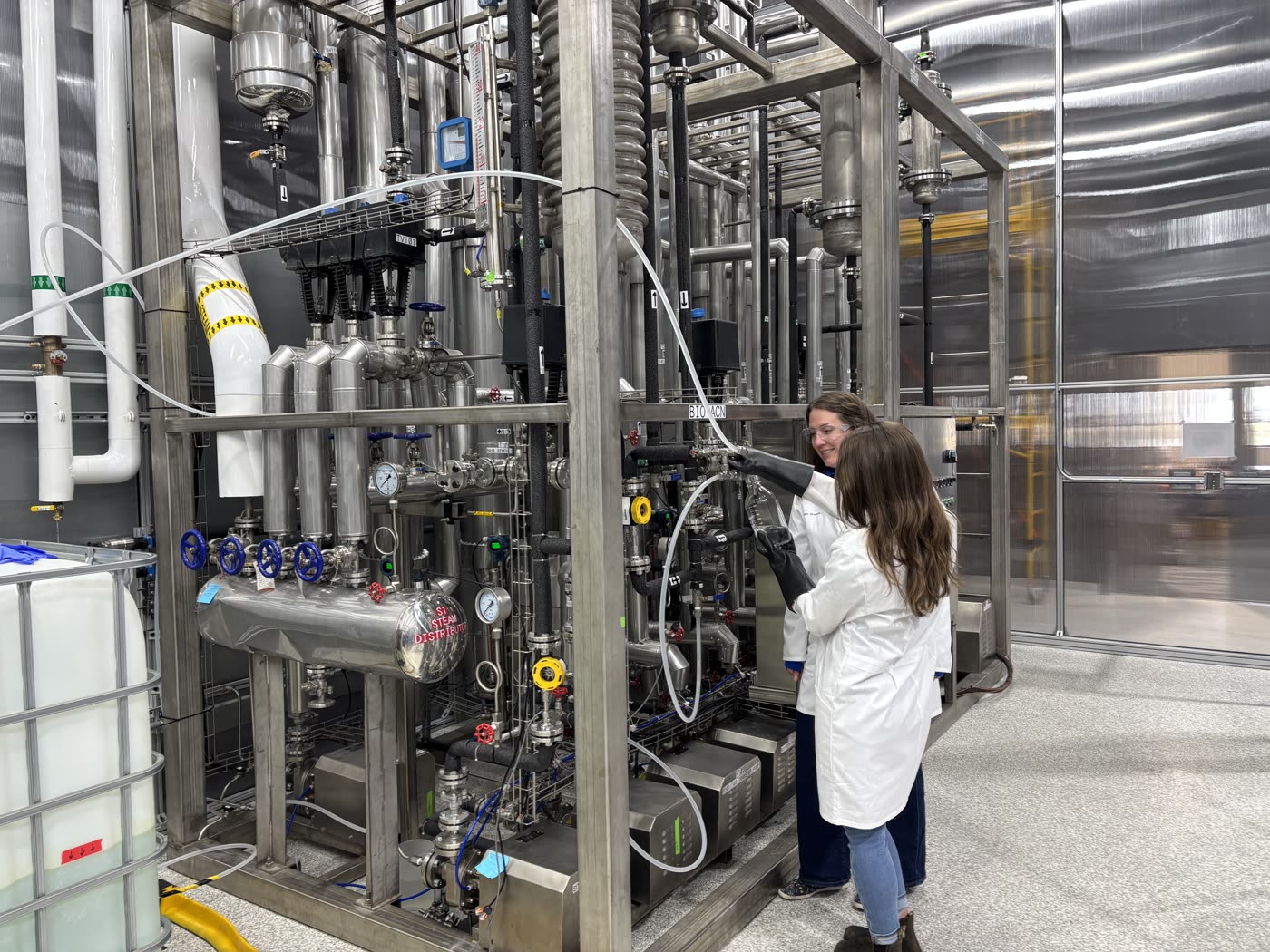 Safion team operating the Bio-ACN pilot